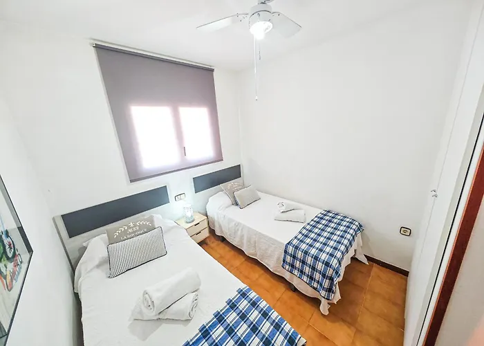 Litoral Costa Dorada - Laura Ii Only Families بيت للعطل